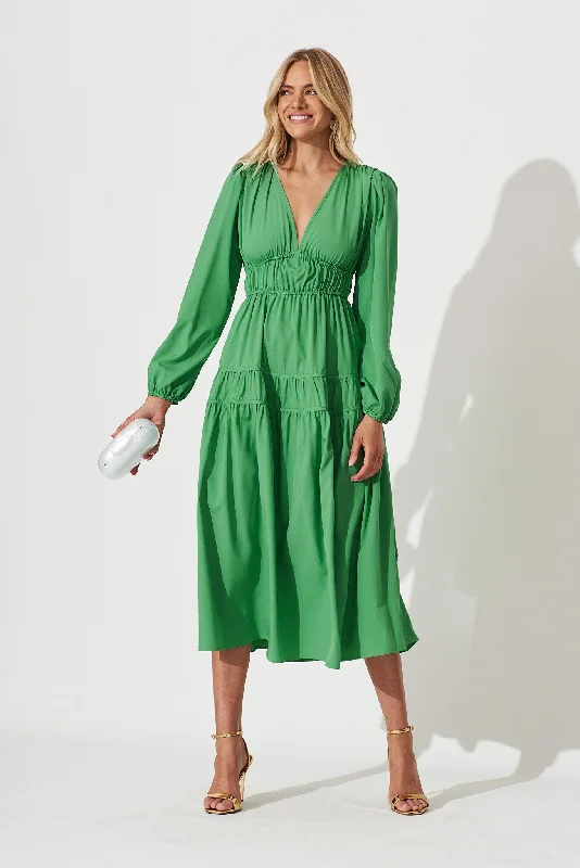 Price Break Blossom Midi Dress In Green