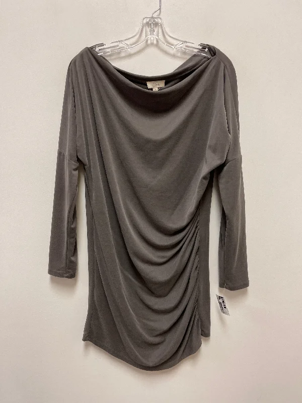 Members Only Dress Casual Short By Elan In Grey, Size: M
