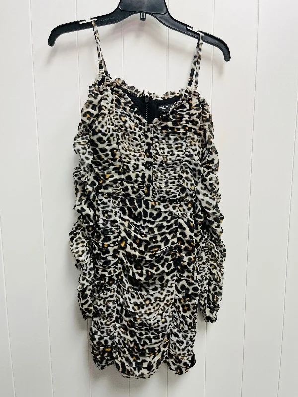 Weekend Deal Dress Party Short By Marciano In Animal Print, Size: 2