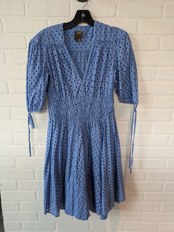Super Savings Dress Casual Short By Taylor In Blue, Size: S