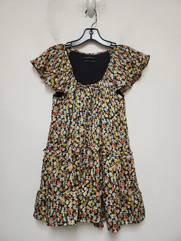 Limited Stock Dress Casual Short By Urban Outfitters In Floral Print, Size: Xs