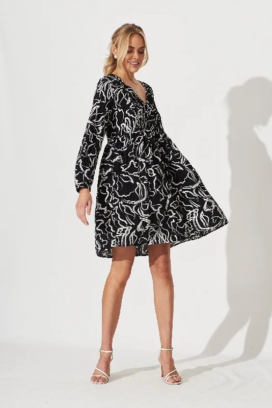 Final Clearance Saba Smock Dress In Black With White Swirl Print