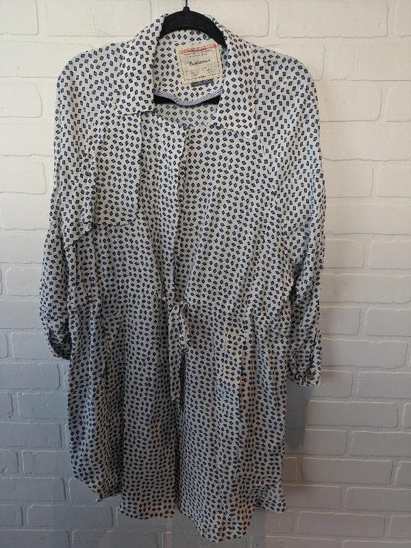 Early Access Dress Casual Short By Clothes Mentor In Blue & White, Size: M