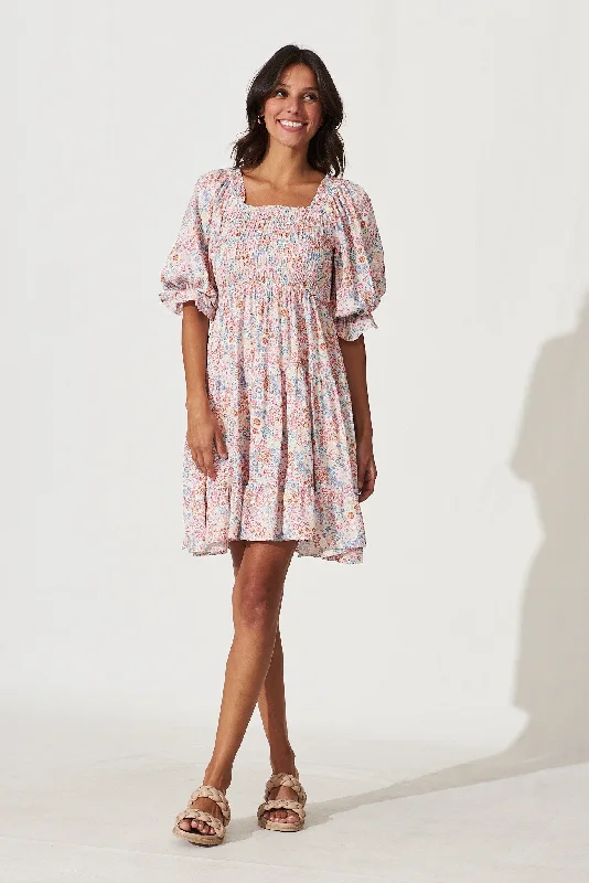 Epic Deals Kisses Dress In Pink Ditsy Floral