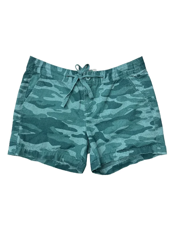 Exclusive Deal Shorts By Cmc  Size: 8