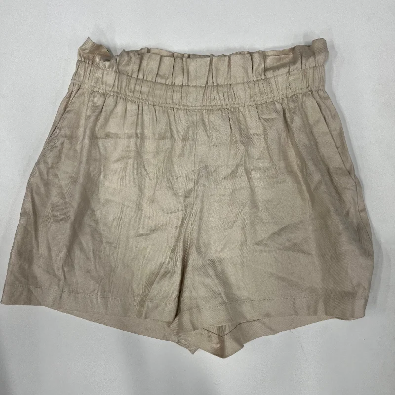 Discount Days Shorts By Express  Size: 8