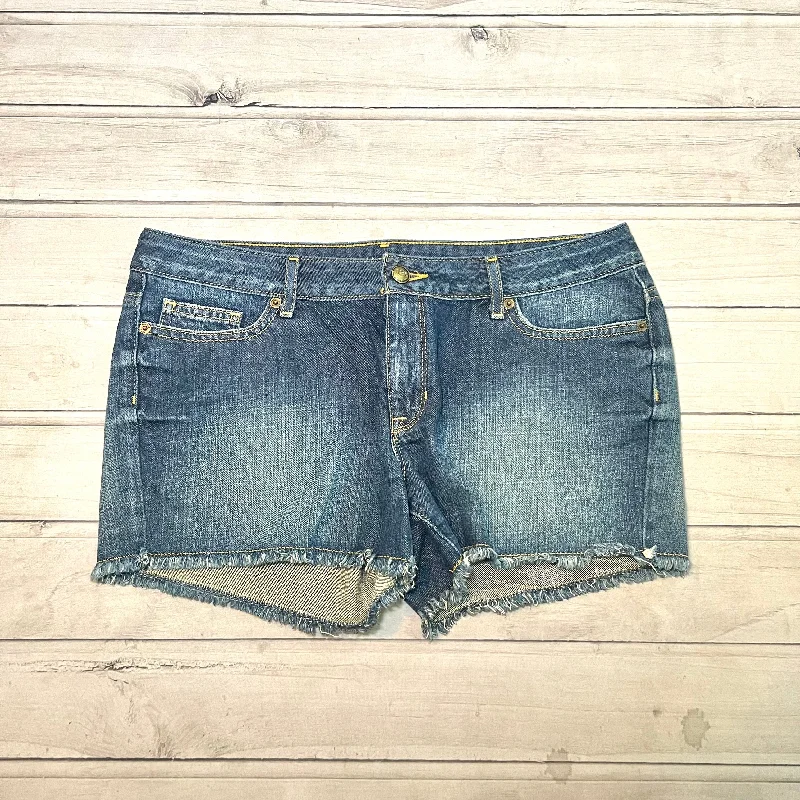 Extra Savings Shorts By Michael Kors  Size: 6