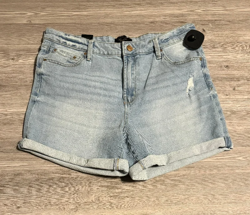 Crazy Savings Shorts By Rachel Roy  Size: 12
