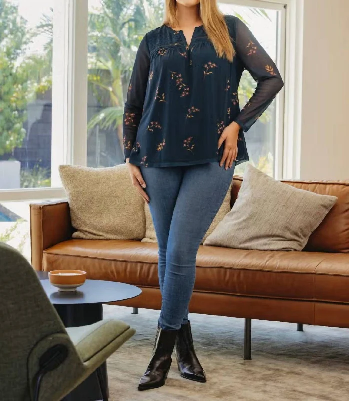 Midnight Madness Curvy Amelie Floral Top In Blue